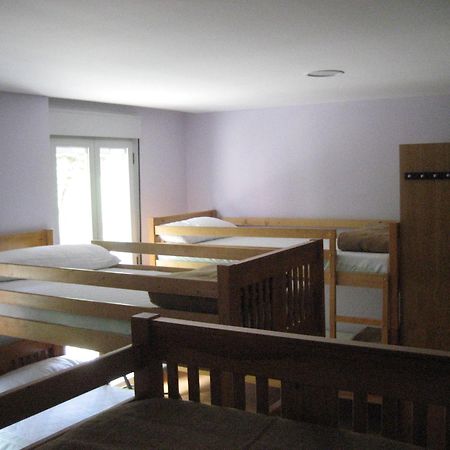 Albergue Turistico Rio Aragon カンフランク エクステリア 写真