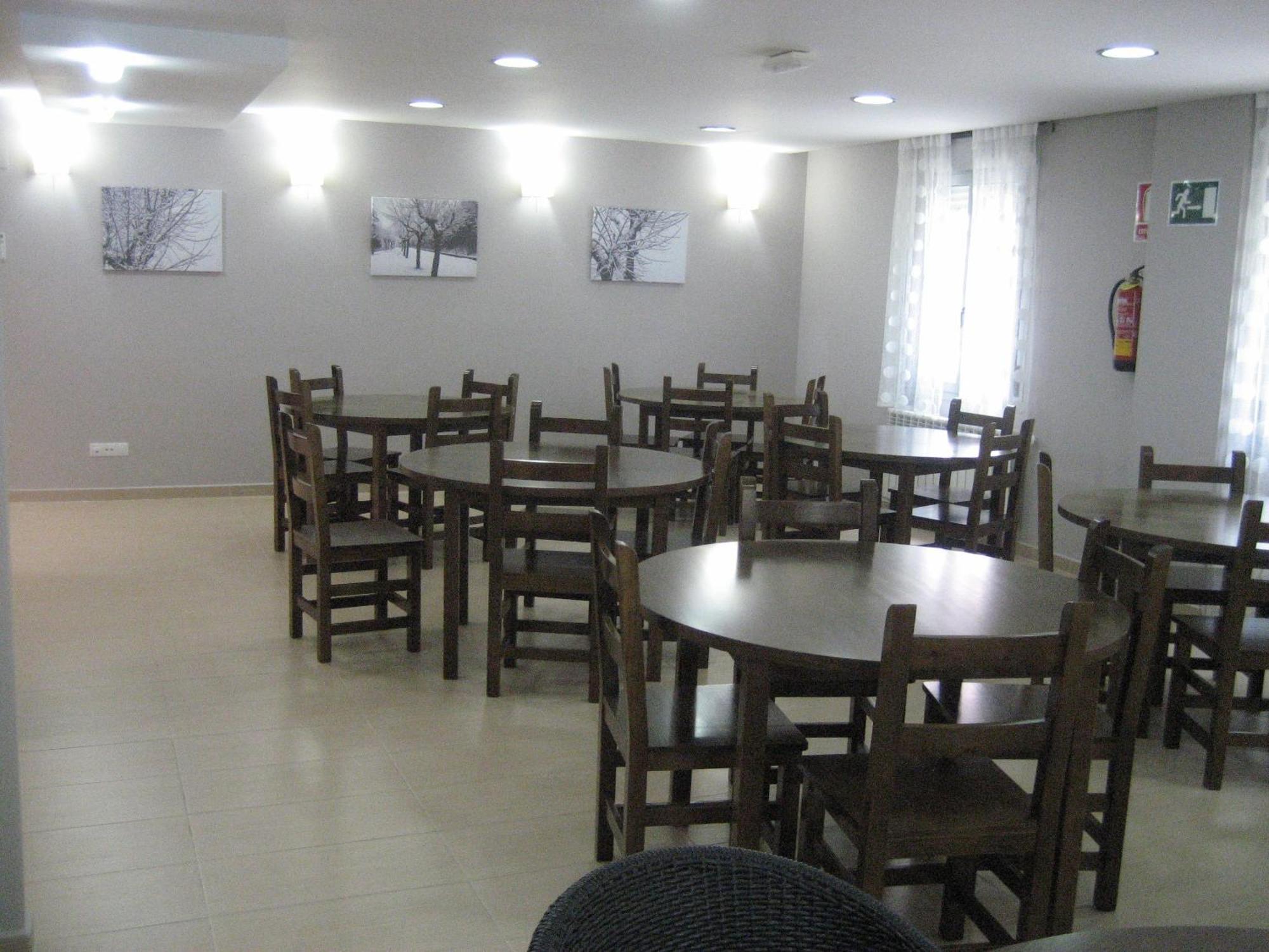 Albergue Turistico Rio Aragon カンフランク エクステリア 写真